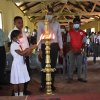 මස්කෙළිය සමන්එලිය විද්‍යාලයේ දරුවන්ට පාසල් උපකරණ සහ වියලි ආහාර ද්‍රව්‍ය බෙදා දෙයි